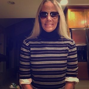 Burberry wool turtleneck short sleeve sweater ax-M